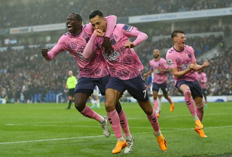 Everton tạo nên kết quả thần kỳ khi giành chiến thắng 5-1 tại Brighton.
