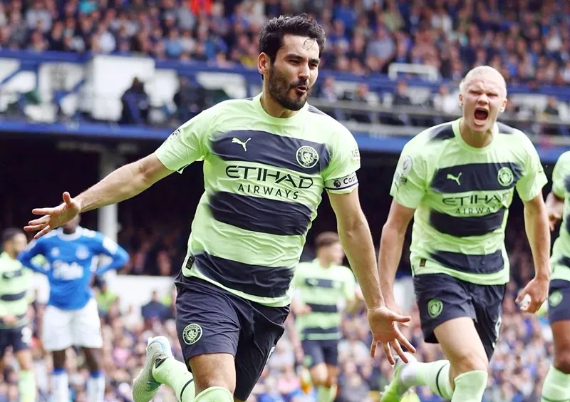 Ilkay Gundogan liên tiếp ghi những bàn thắng quan trọng đưa đội tiến sát chức vô địch.