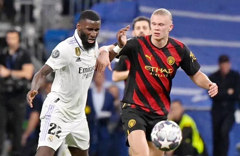 Antonio Rudiger khiến tiền đạo ghi 52 bàn Erling Haaland im lặng trong trận lượt đi.