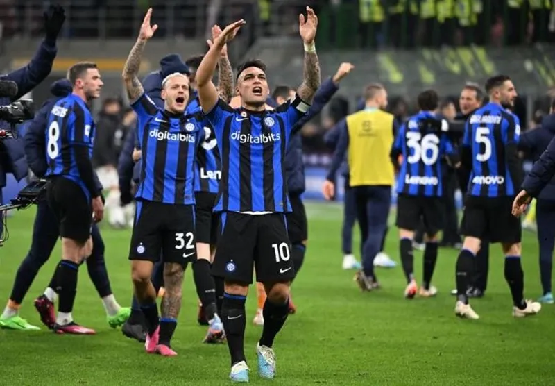 Nerazzurri hạnh phúc khi tiến trận chung kết Champions League đầu tiên kể từ sau lần đăng quang dưới thời Jose Mourinho năm 2010. Nerazzurri hạnh phúc khi tiến trận chung kết Champions League đầu tiên kể từ sau lần đăng quang dưới thời Jose Mourinho năm 2010.