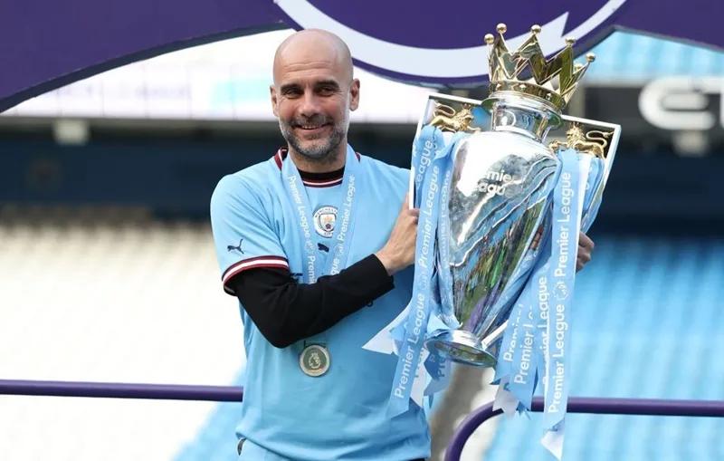 HLV Guardiola đã nâng danh hiệu Premier League thứ 5 của mình.