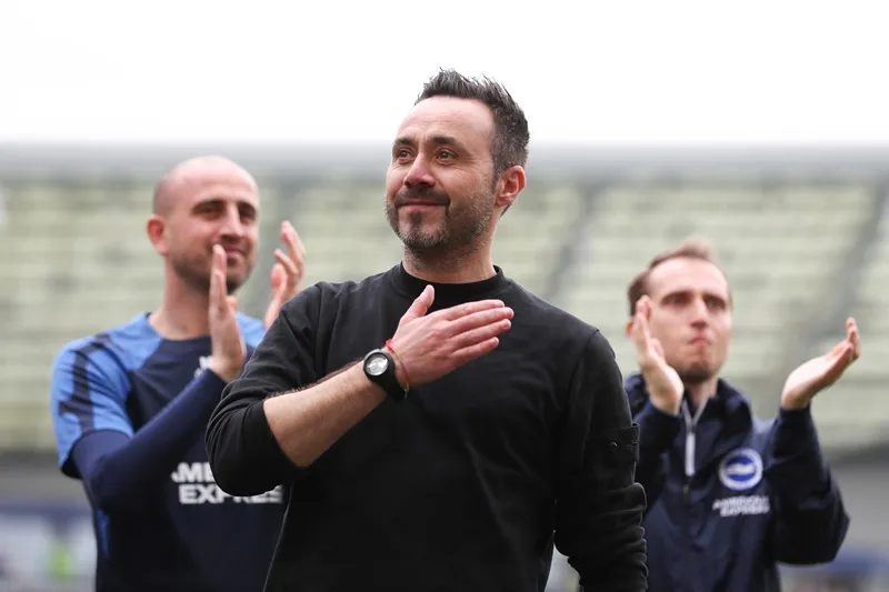 HLV Roberto De Zerbi đã đưa ra cam kết với Brighton sau khi đưa CLB lên một tầm cao mới. HLV Roberto De Zerbi đã đưa ra cam kết với Brighton sau khi đưa CLB lên một tầm cao mới.