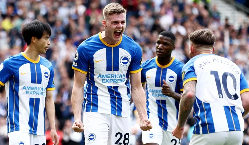 Brighton lần đầu tiên trong lịch sử giành quyền tham dự bóng đá châu Âu với chiến thắng 3-1 trước Southampton. 