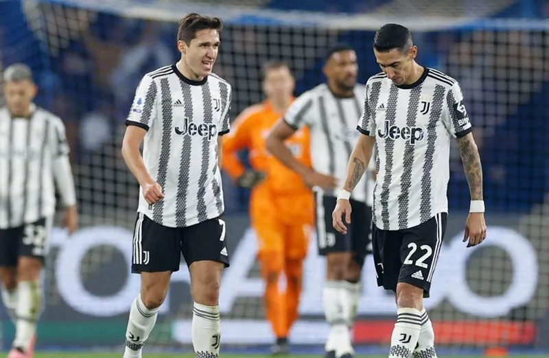 Juve lại bị trừ 10 điểm và gần bị loại khỏi Champions League mùa tới.