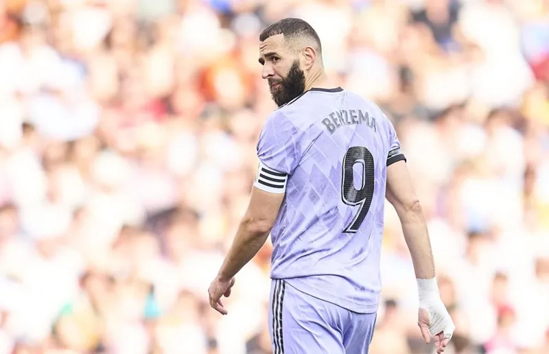 Tiền đạo 35 tuổi khá miễn cưỡng nói về tương lai của anh cùng Real Madrid.