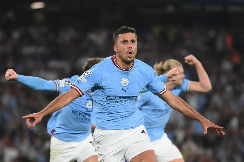 Rodri ghi bàn thắng duy nhất và được vinh danh Cầu thủ xuất sắc nhất trận đấu của UEFA.