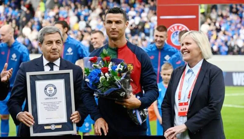 Cristiano Ronaldo đã được Guinness World Records vinh danh cán mốc 200 trận cho đội tuyển.