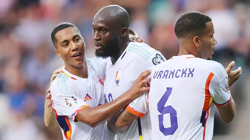 Romelu Lukaku đã ghi hai bàn dẫn dắt tuyển Bỉ giành chiến thắng 3-0 trước Estonia.