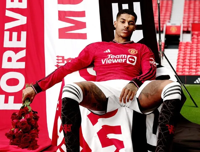 Trang phục thi đấu trên sân nhà mùa giải mới của Quỷ đỏ. Trang phục thi đấu trên sân nhà mùa giải mới của Quỷ đỏ.