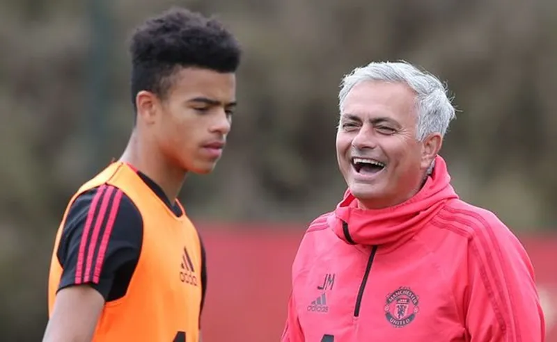Mourinho có mối quan hệ bền chặt với Greenwood khi tin tưởng và trao cơ hội khởi đầu sự nghiệp ở tuổi 16.