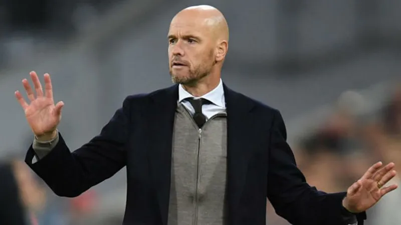 HLV Erik ten Hag rõ ràng khó có thể hài lòng với một mùa hè nhiều bất an.