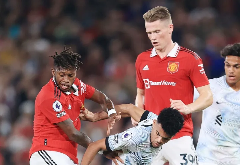 Fred và Scott McTominay là những tiền vệ sẽ phải ra đi trong mùa hè này.