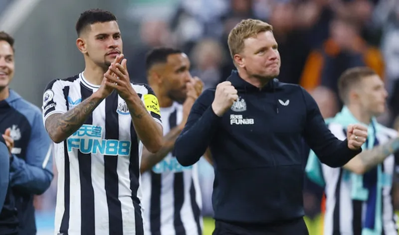 HLV Eddie Howe tuyên bố sẽ tận dụng mọi khả năng vì lợi ích tốt nhất của Newcastle. HLV Eddie Howe tuyên bố sẽ tận dụng mọi khả năng vì lợi ích tốt nhất của Newcastle.