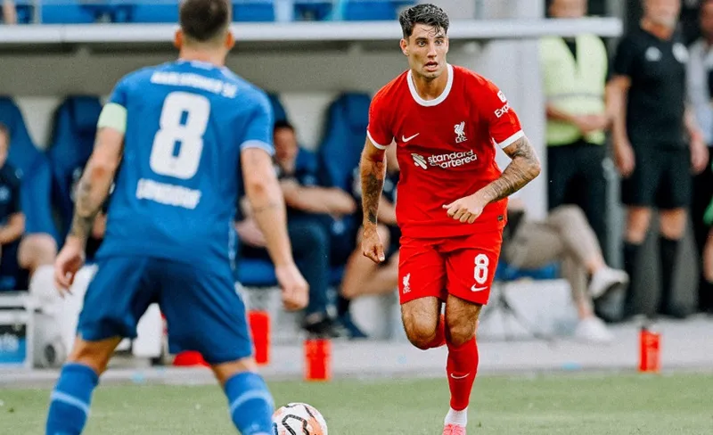 Tiền vệ tân binh Dominik Szoboszlai đã gây ấn tượng trong hiệp 1.