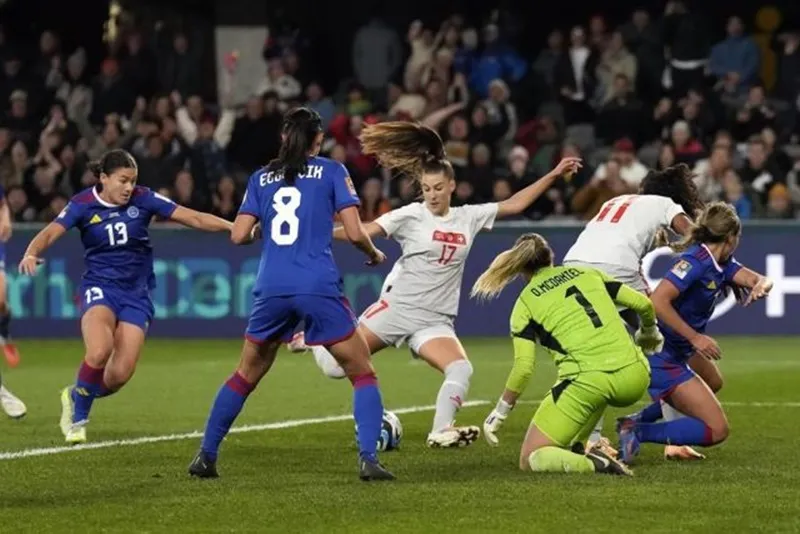 Philippines dù nỗ lực những phải chấp nhận thất bại 0-2 trước Thụy Sĩ.