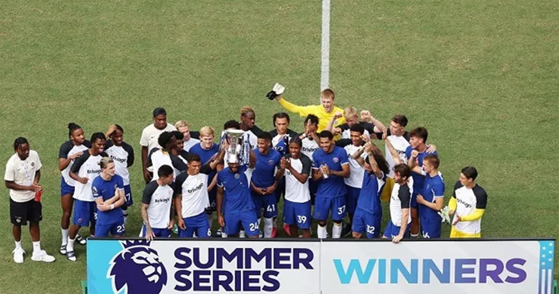 Chelsea giành chiếc cúp Premier League Summer Series.