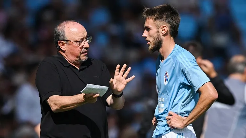 HLV Rafa Benitez bắt đầu với Celta Vigo bằng trận thua 0-2 ngay trên sân nhà trước Osasuna.