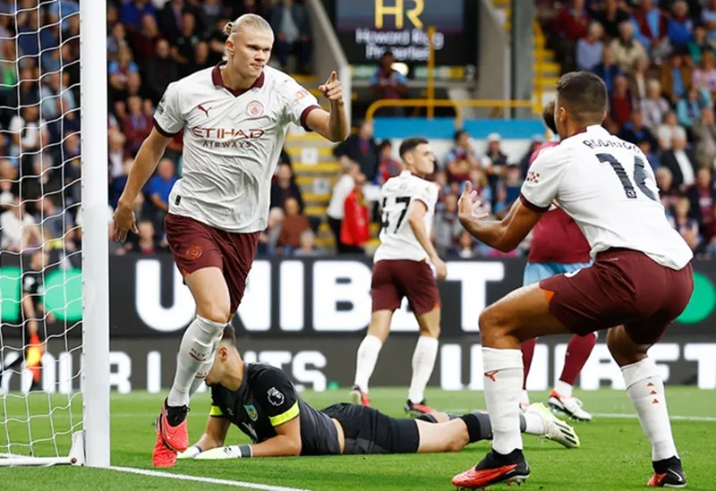 Erling Haaland sớm tái hiện hình ảnh ăn mừng bàn thắng quen thuộc ở mùa giải mới.