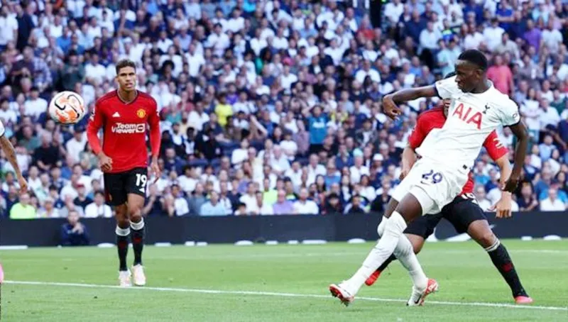 Khác biệt lớn nhất của trận đấu là Tottenham có thể ghi bàn còn Man.United thì không. Khác biệt lớn nhất của trận đấu là Tottenham có thể ghi bàn còn Man.United thì không.