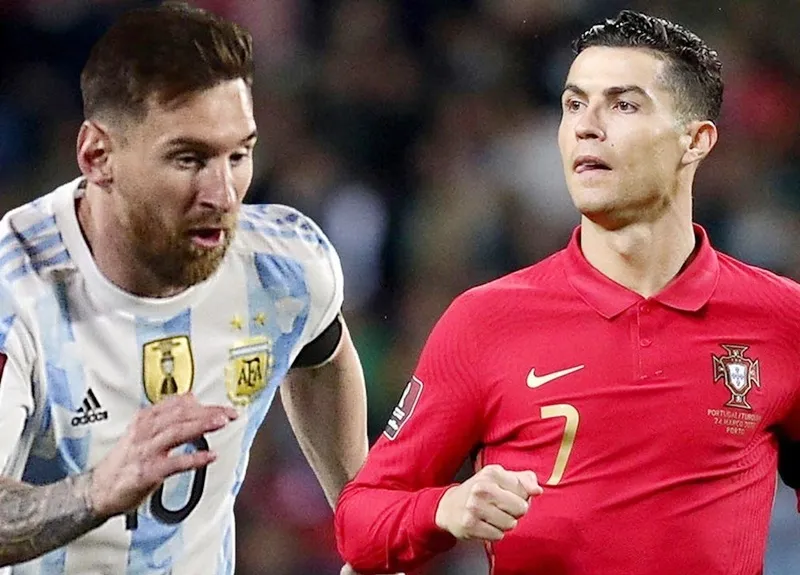 Cristiano Ronaldo tin rằng sự cạnh tranh giữa anh và Lionel Messi làm thay đổi lịch sử bóng đá. Cristiano Ronaldo tin rằng sự cạnh tranh giữa anh và Lionel Messi làm thay đổi lịch sử bóng đá.