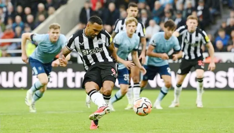 Callum Wilson ghi bàn thắng từ chấm phạt đền giúp Newcastle đánh bại Brentford 1-0.