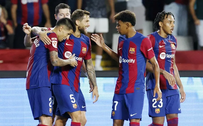Barcelona đang chơi rất tốt tại La Liga và hy vọng mở màn suôn sẻ trước Royal Antwerp. Barcelona đang chơi rất tốt tại La Liga và hy vọng mở màn suôn sẻ trước Royal Antwerp.