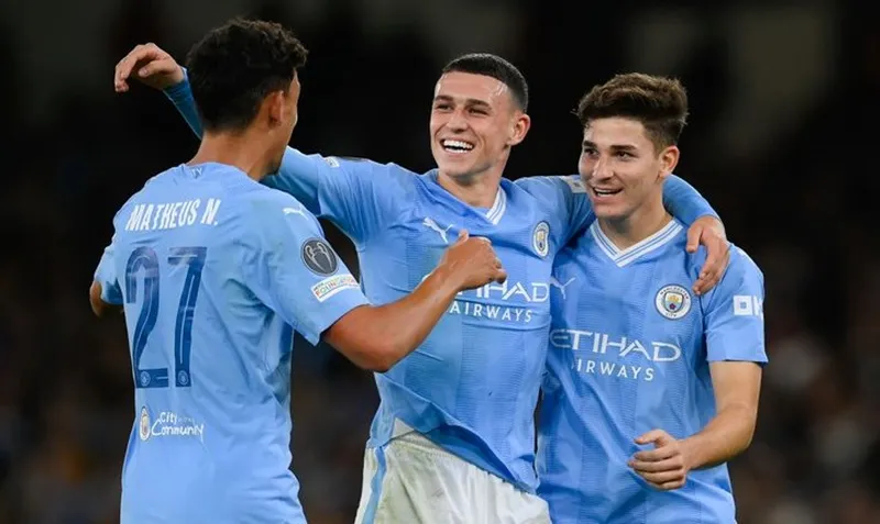 Julian Alvarez ghi cú đúp giúp Man.City thắng 3-1 trước Red Star Belgrade tại Etihad.