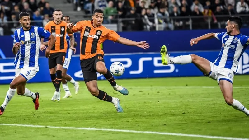 Porto dễ dàng đánh bại “chủ nhà” Shakhtar Donetsk 3-1.