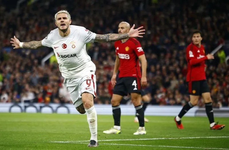 Man.United choáng váng trước Galatasaray khi thua 2-3 ngay trên sân nhà ở Champions League.