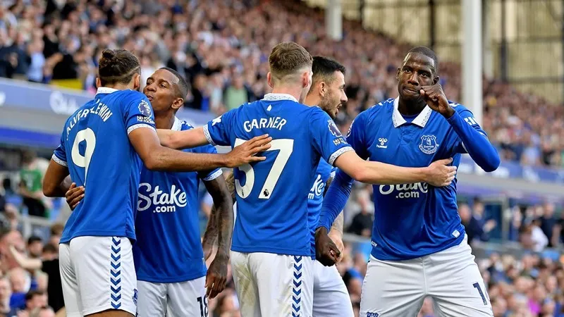 Everton ghi nhiều hơn một bàn trên sân nhà lần đầu tiên sau gần một năm khi giành chiến thắng 3-0 trước Bournemouth.