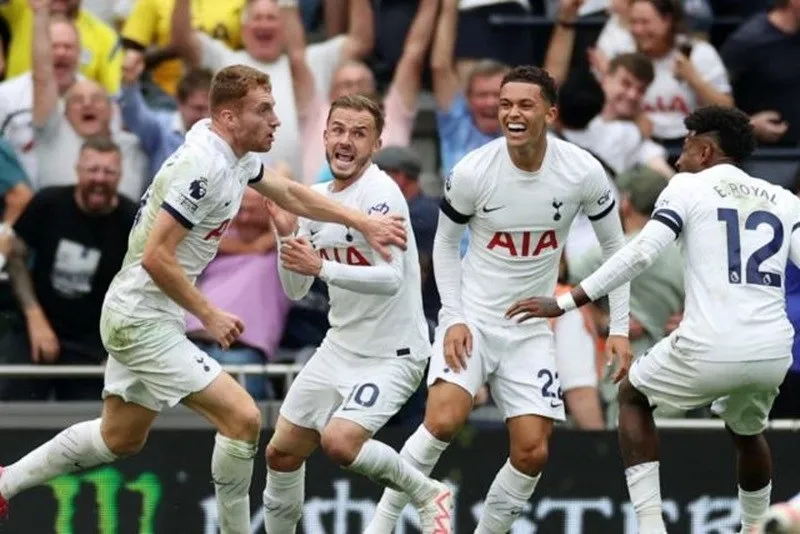 Tottenham bước vào kỳ nghỉ quốc tế tháng 10 mà vẫn bất bại và dẫn đầu sau 8 vòng đấu.