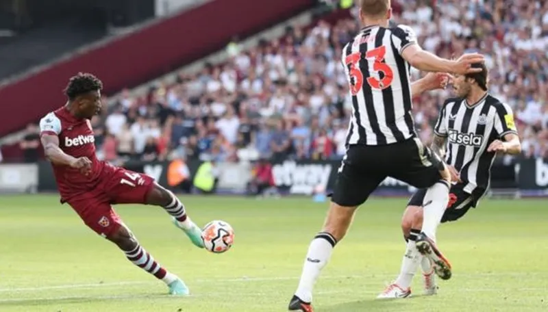 Mohammed Kudus ghi bàn thắng đầu tiên tại Premier League cho West Ham ấn định trận hòa 2-2 trước Newcastle.