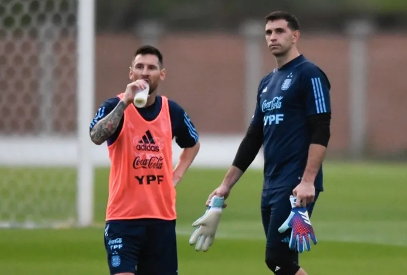 Khả năng đá chính của Lionel Messi chưa rõ ràng khi Argentina đón tiếp Paraguay.
