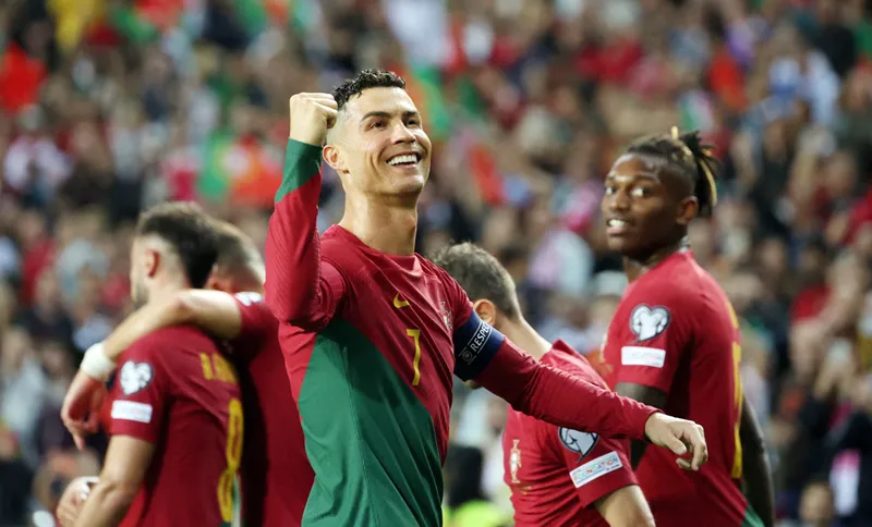 Cristiano Ronaldo vẫn là chân sút hàng đầu khi Bồ Đào Nha sớm giành vé tham dự Euro 2024.