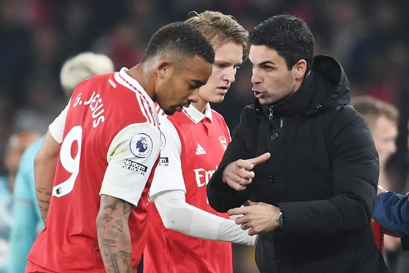 HLV Mikel Arteta thúc giục Pháo thủ nỗ lực giữ các tiêu chuẩn cao trong hành trình còn lại. HLV Mikel Arteta thúc giục Pháo thủ nỗ lực giữ các tiêu chuẩn cao trong hành trình còn lại.