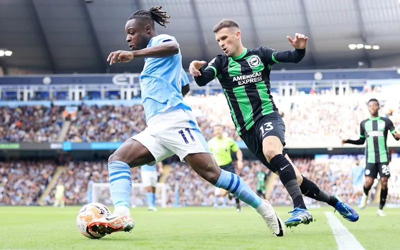 Jeremy Doku đang tỏ ra quá nhanh trong vai trò tấn công biên của Man.City. 