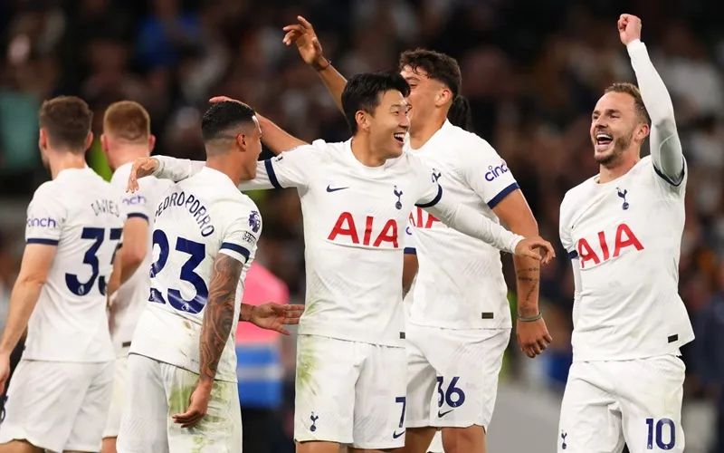 Tottenham đang có khởi đầu tốt nhất ở giải vô địch Anh kể từ mùa giải 1960-61. Tottenham đang có khởi đầu tốt nhất ở giải vô địch Anh kể từ mùa giải 1960-61.
