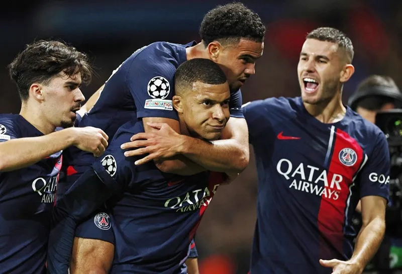 Kylian Mbappe giúp PSG tiến tới chiến thắng quan trọng 3-0 trên sân nhà trước AC Milan.