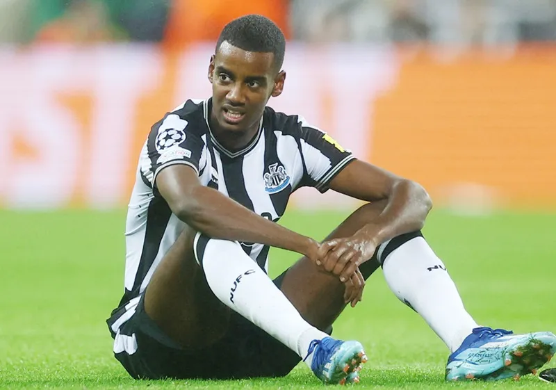 Chấn thương của tiền đạo Alexander Isak còn là cú sốc với HLV Eddie Howe.