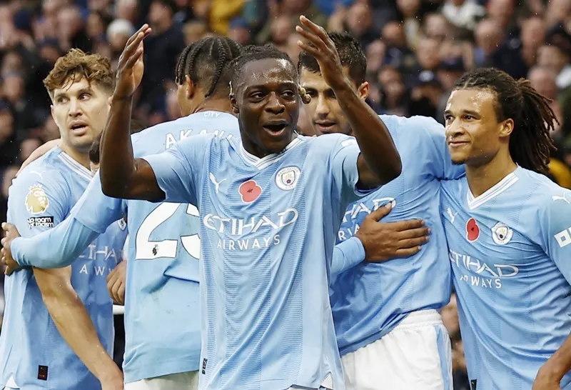 Jeremy Doku đã truyền cảm hứng cho Man.City đánh bại Bournemouth 6-1 vào thứ Bảy.