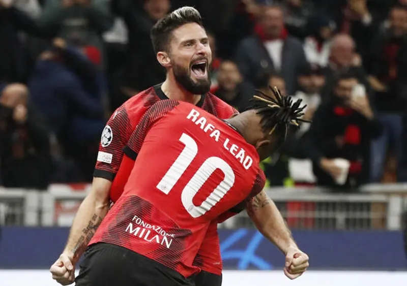 Olivier Giroud trở thành cầu thủ người Pháp lớn tuổi nhất ghi bàn ở Champions League.