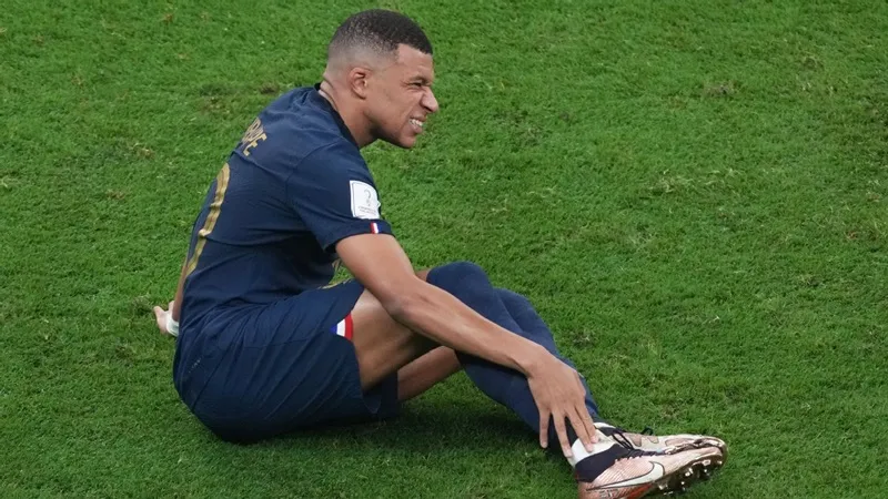 World Cup mùa đông ở Qatar khiến các cầu thủ trở nên quá tải trong giai đoạn cuối mùa.