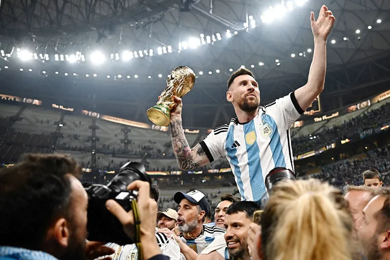 Nâng cao chức vô địch World Cup năm ngoái đồng nghĩa với việc Lionel Messi đã bắt kịp kỳ tích của cố huyền thoại Diego Maradona vào năm 1986.