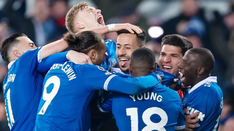 Everton tiếp tục thể hiện tinh thần chiến đấu mạnh mẽ sau khi bị trừ 10 điểm.