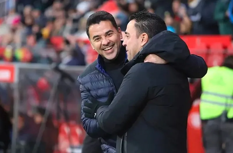 HLV Xavi Hernandez bày tỏ ngưỡng mộ đồng nghiệp Michel.