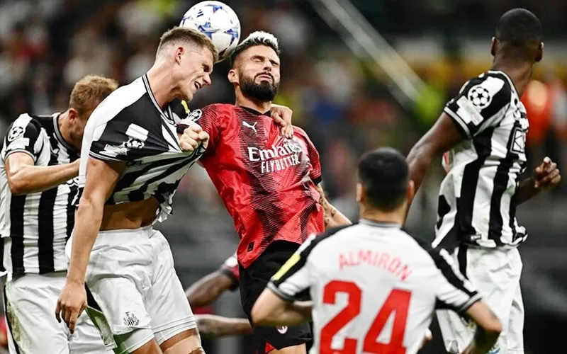 Newcastle sẽ chiến đấu trước AC Milan trong trận cầu mang tính quyết định này. howe4-1669.jpg