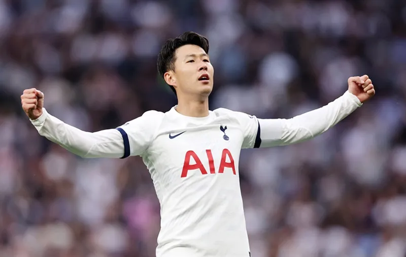 HLV Ange Postecoglou sẽ đau đầu tìm giải pháp khi mất tiền đạo đội trưởng Son Heung-min trong tháng Giêng.