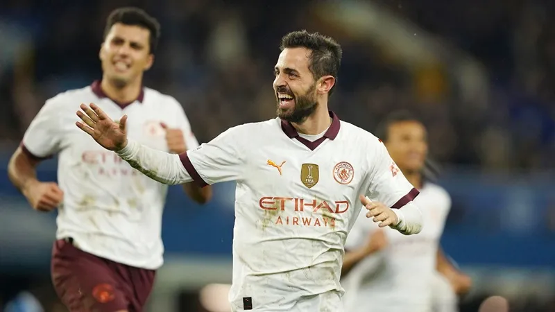 Bernardo Silva lần thứ 6 ghi bàn và kiến tạo trong một trận đấu ở Premier League. man-city-5171.jpg