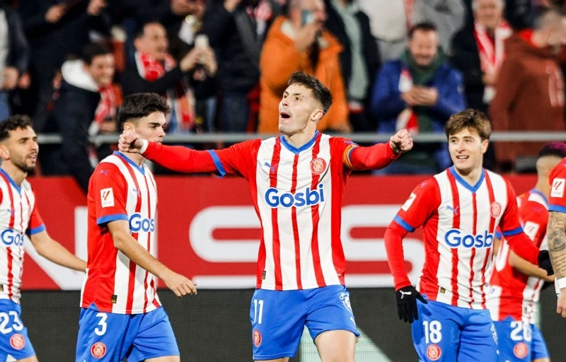 Girona giành chiến thắng kịch tính 4-3 trên sân nhà trước Atletico Madrid.