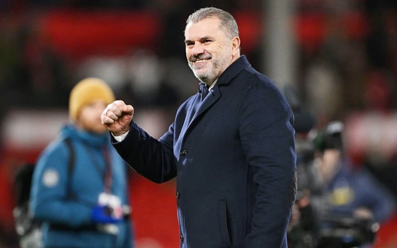 HLV Ange Postecoglou tin rằng Tottenham đang trong cuộc đua danh hiệu Premier League.